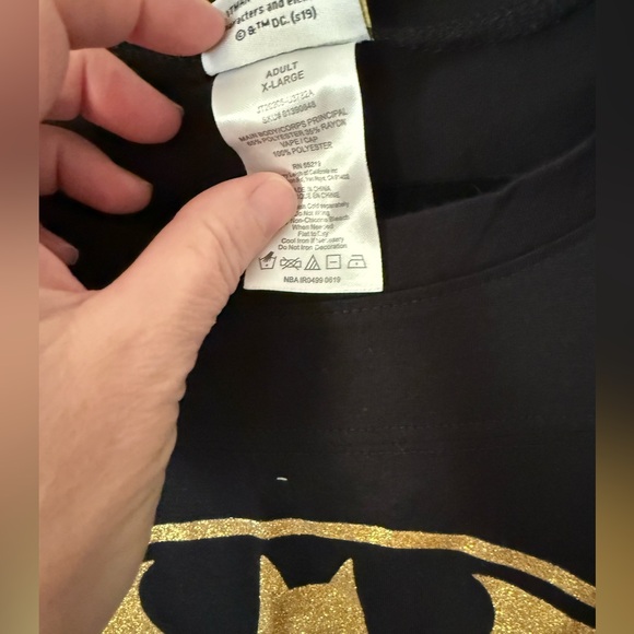 Batman Black Tee with Gold Beaded Emblem and detachable cape - Picture 4 of 6